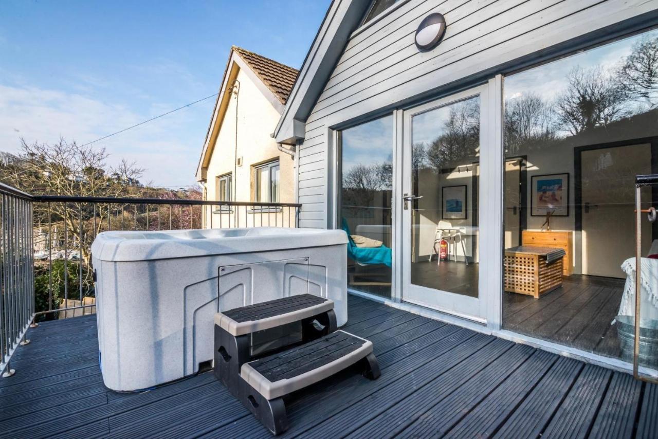 Rock Cottage - 3 Bedroom Holiday Home - Fishguard Exterior photo
